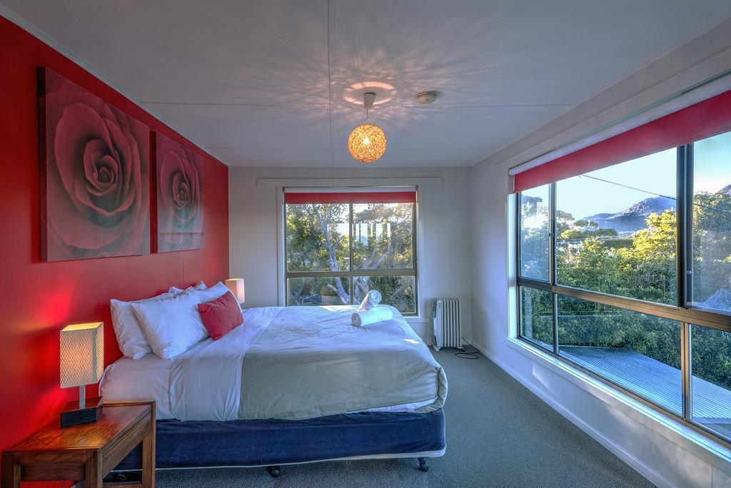 Cove Beach Apartment 2 Coles Bay Dış mekan fotoğraf